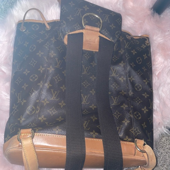 Louis Vuitton Montsouris MM Backpack - Picture 5 of 14